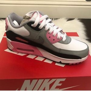 Nike Air Max 90 size 3.5 youth fits 6.5 women